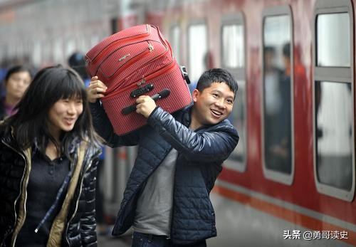 广州火车站八个字标语,广州火车站的振兴中华的牌子