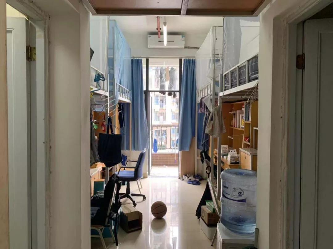 深职宿舍真实现状,深职吊打985