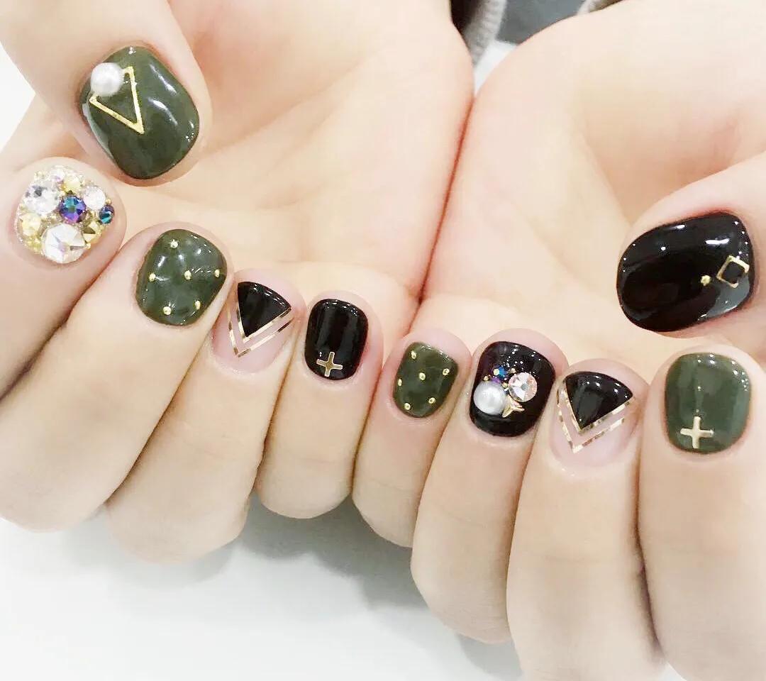 有一种颜色叫blackpink,blackpink黑色火焰美甲