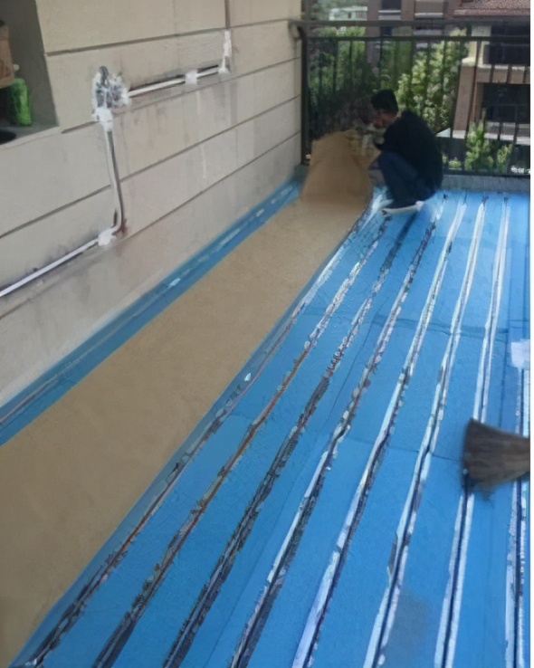 都说冬天风大，阳台不敢久待，可我家阳台有地暖，亲戚来了不想走