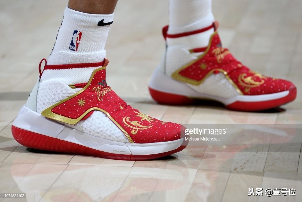 2018年圣诞大战詹姆斯穿的球鞋,2018年都有哪些经典球鞋