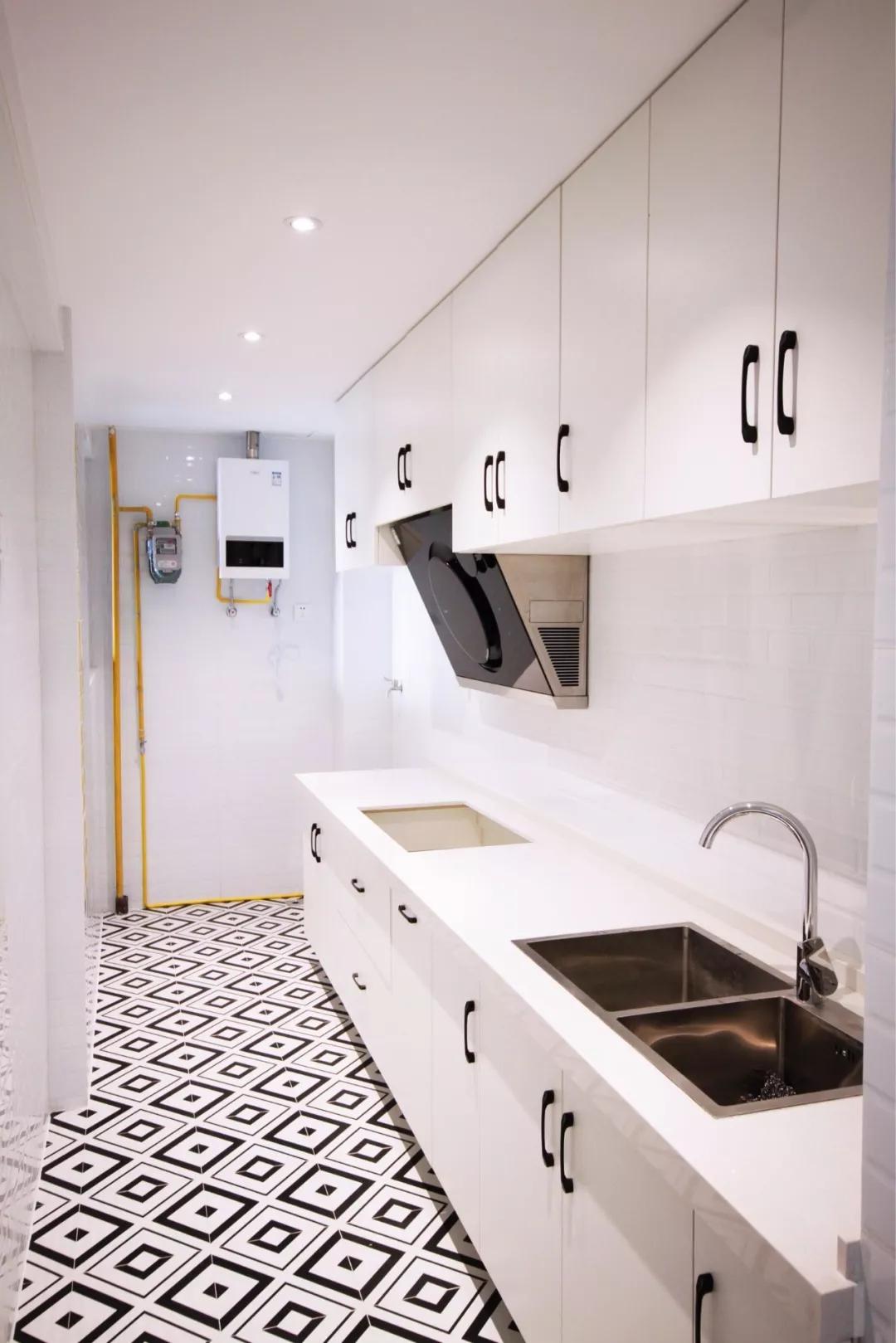 厨房台面什么颜色耐用好看,厨房台面哪种材料最耐脏