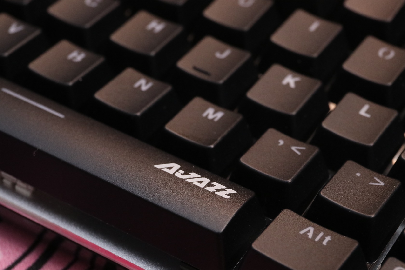 那款好用的小键盘终于出无线款了黑爵AK33分享