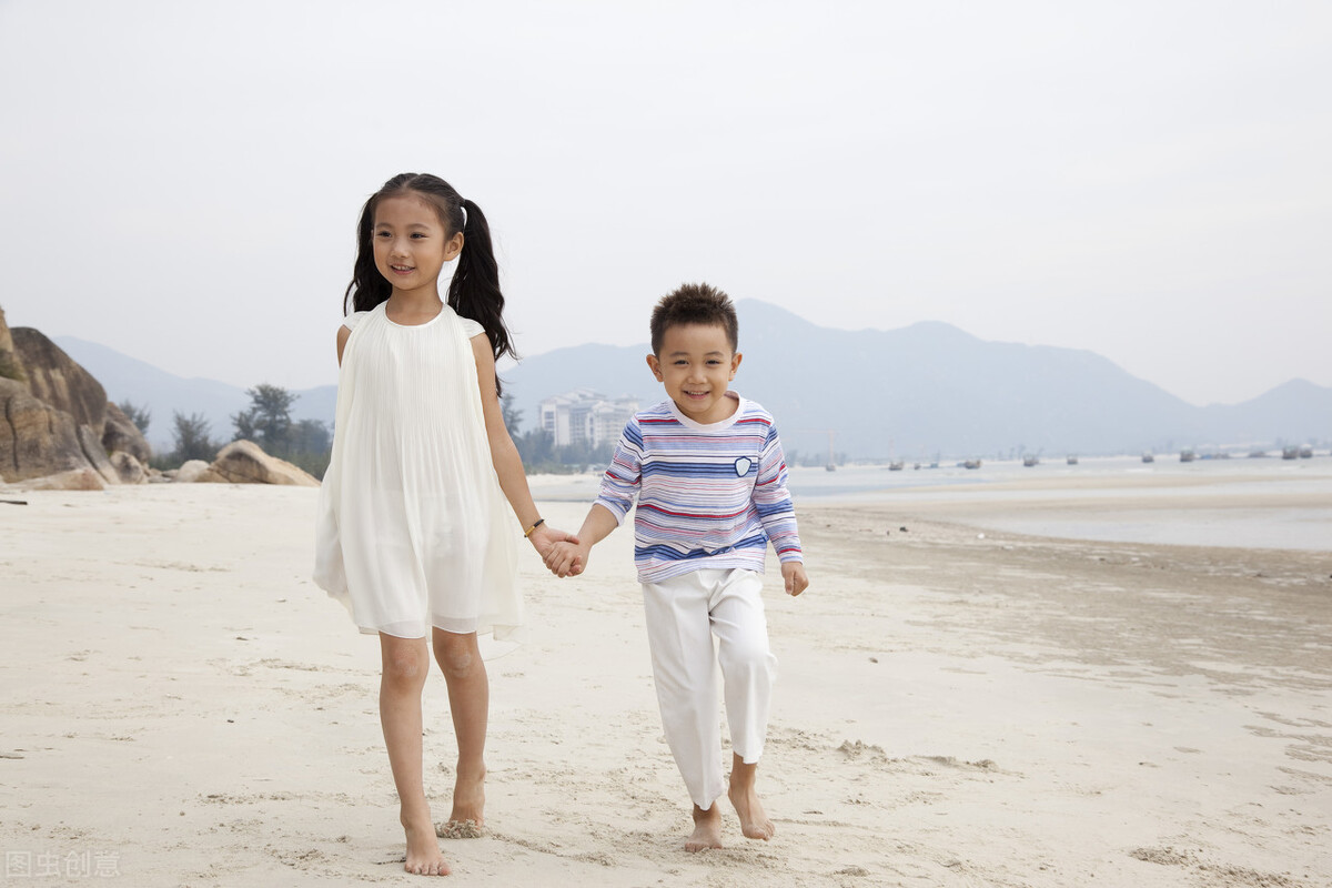 姐弟关系好到哪些程度,姐弟关系好过夫妻关系正常吗