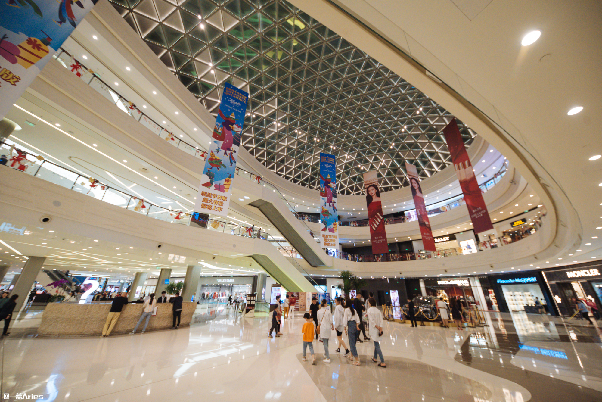 三亚旅游业恢复到旺季的火爆视频,三亚旅游业什么时候能恢复正常