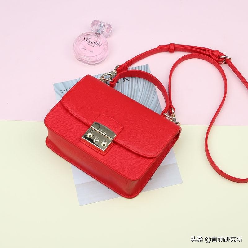 春夏十款必买轻奢包包,轻奢小众品牌包包推荐