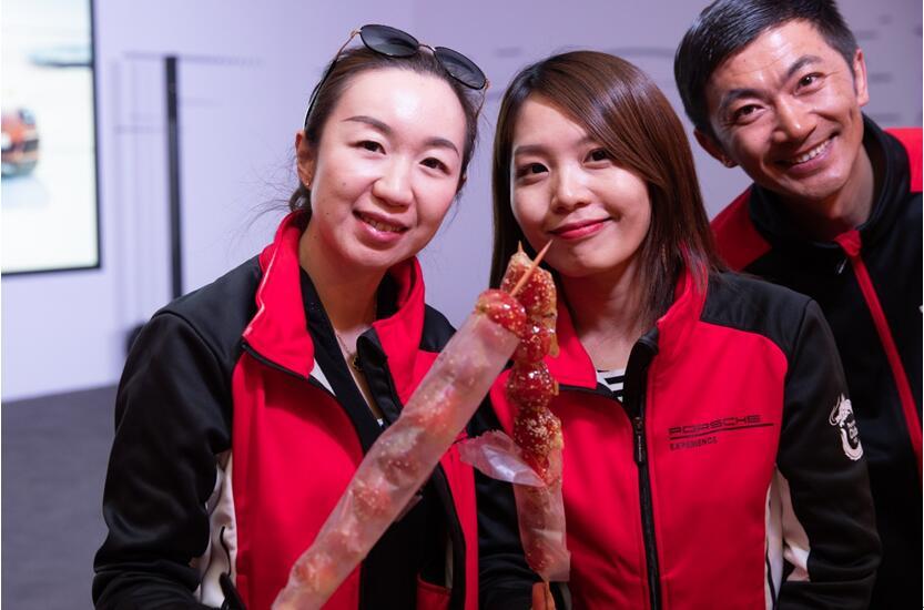 保时捷911turbos漂移,保时捷panamera雪地模式怎么开