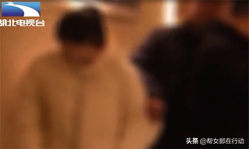 一锅端！卖淫团伙公开发招嫖信息，男女赤身裸体现场曝光.