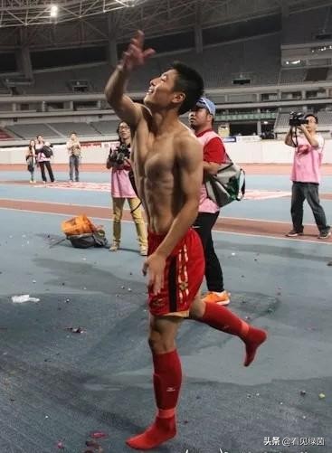 范志毅评价国足球员身材,2002年国足的身材