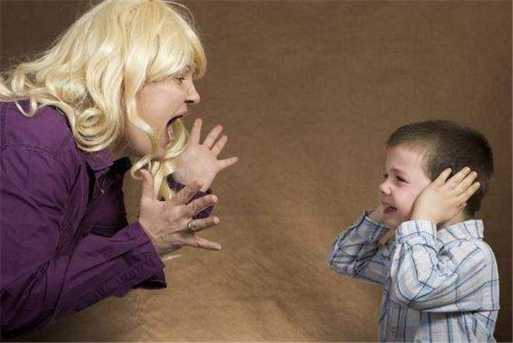 1岁半小孩总是哭爱发脾气怎么教,一岁多孩子哭闹发脾气要如何解决