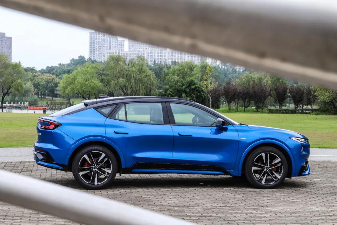 福特evos混合动力,福特evos屏幕演示