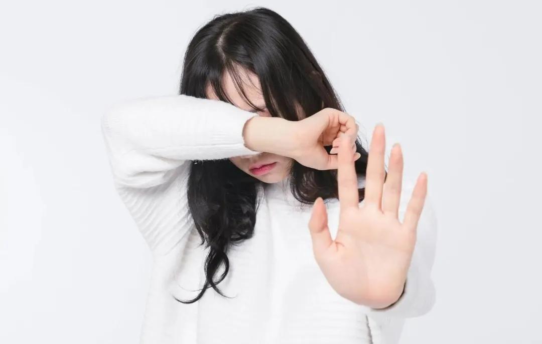 女性情绪失控怎么治,总是生闷气导致绝经