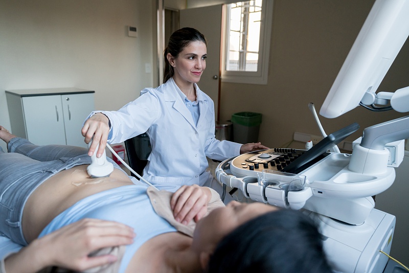 胃肠镜检查年轻人需要做吗,人到中年需要做一次胃肠镜检查吗