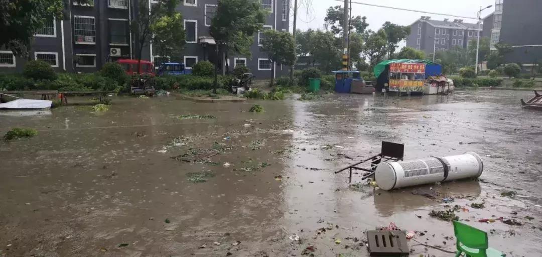 泗洪周边暴雨最新状况,泗洪大雨暴雨视频最新