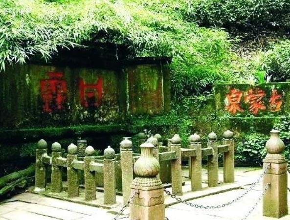 四川有一个井揭开盖就下雨,雅安有口井一打开就下雨