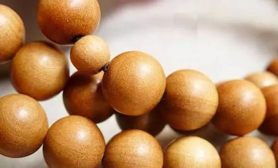 如何挑选适合自己的木质手串,哪种木质手串最有香味且便宜