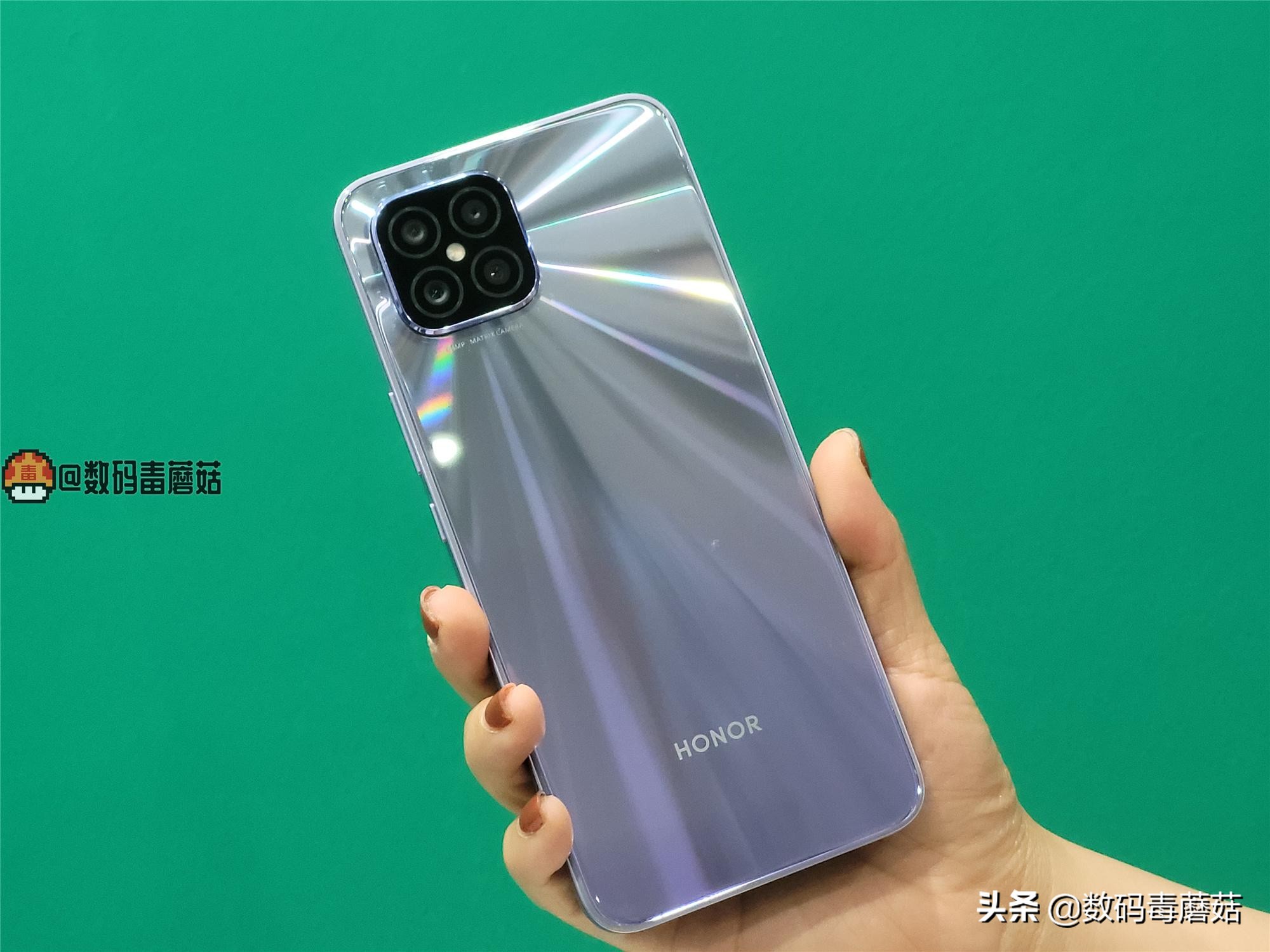 荣耀play5防水测试,轻薄便携式无线充电