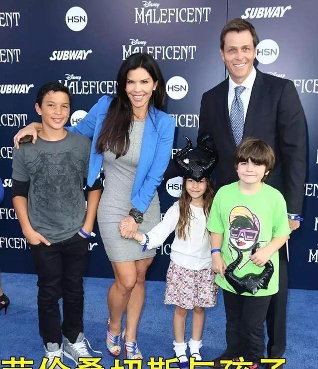 50岁带3娃还成功收服世界首富，她才不是傻白甜，手段高过邓文迪