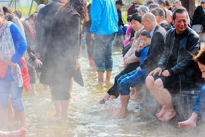 汤山温泉度假好去处,汤山有免费温泉泡脚吗