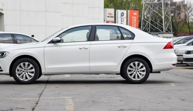 放弃了吉利帝豪，最后选大众宝来，快来听下车主的真实感受吧