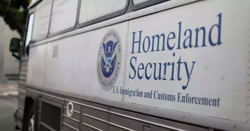 美国警察假造大学钓鱼执法，留学生中招只能乖乖被遣返？