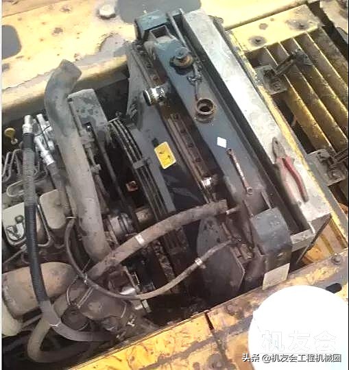 趁夏天还没到，花12块钱搞定挖机水温过高的问题吧