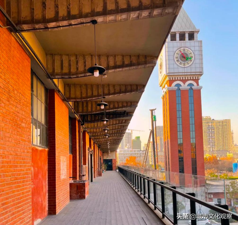 助力武汉设计之都,平和坊、打包厂、大智*界无**空中小镇等发展迅猛