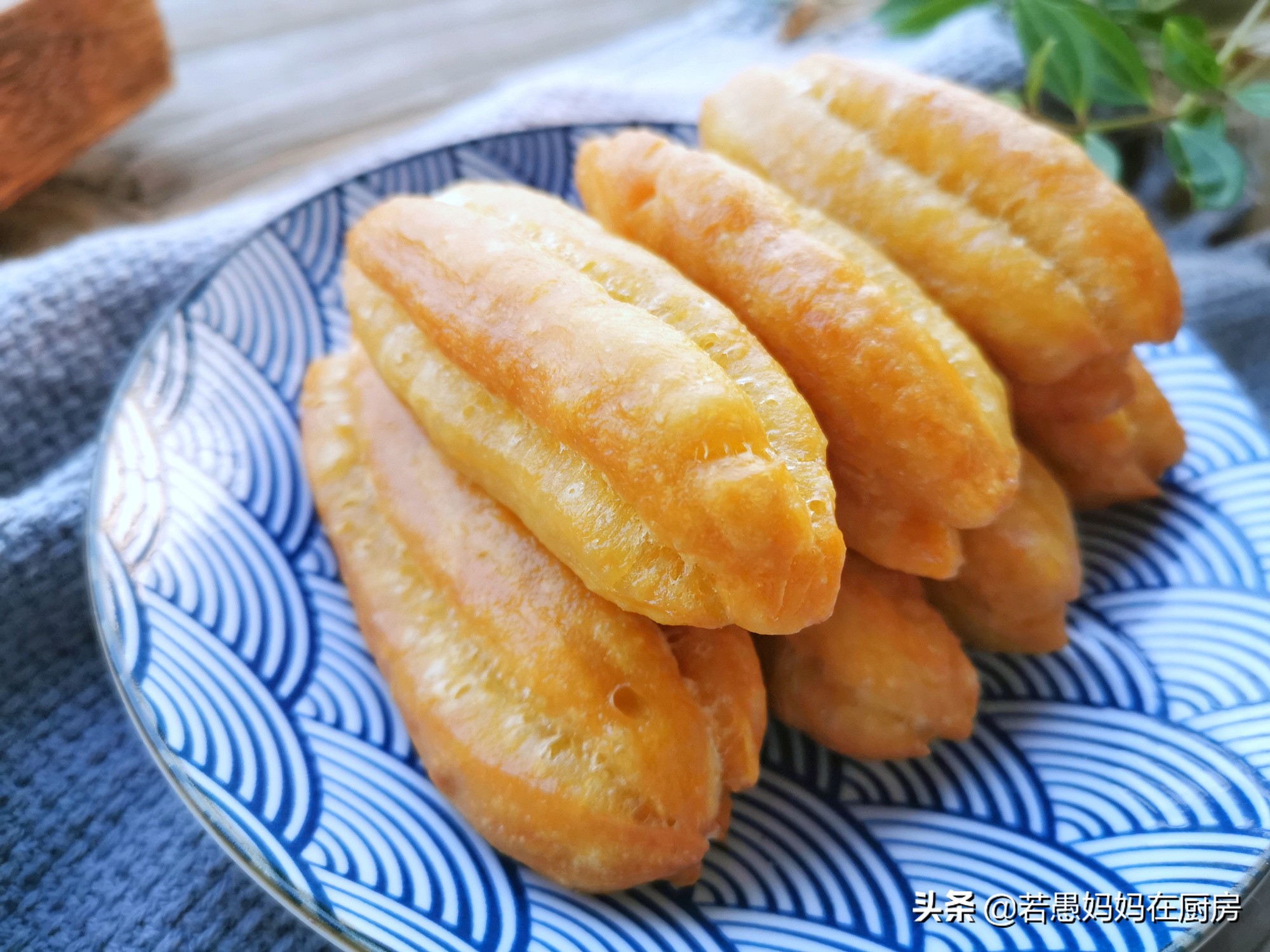 做油条泡打粉与苏打粉的区别,炸油条放苏打粉泡打粉酵母粉配方