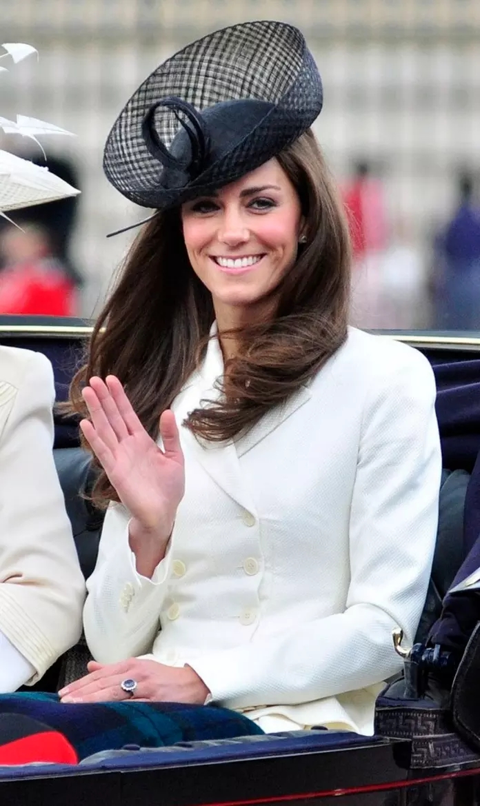 凯特王妃的英伦风帽子,凯特王妃戴礼帽的照片