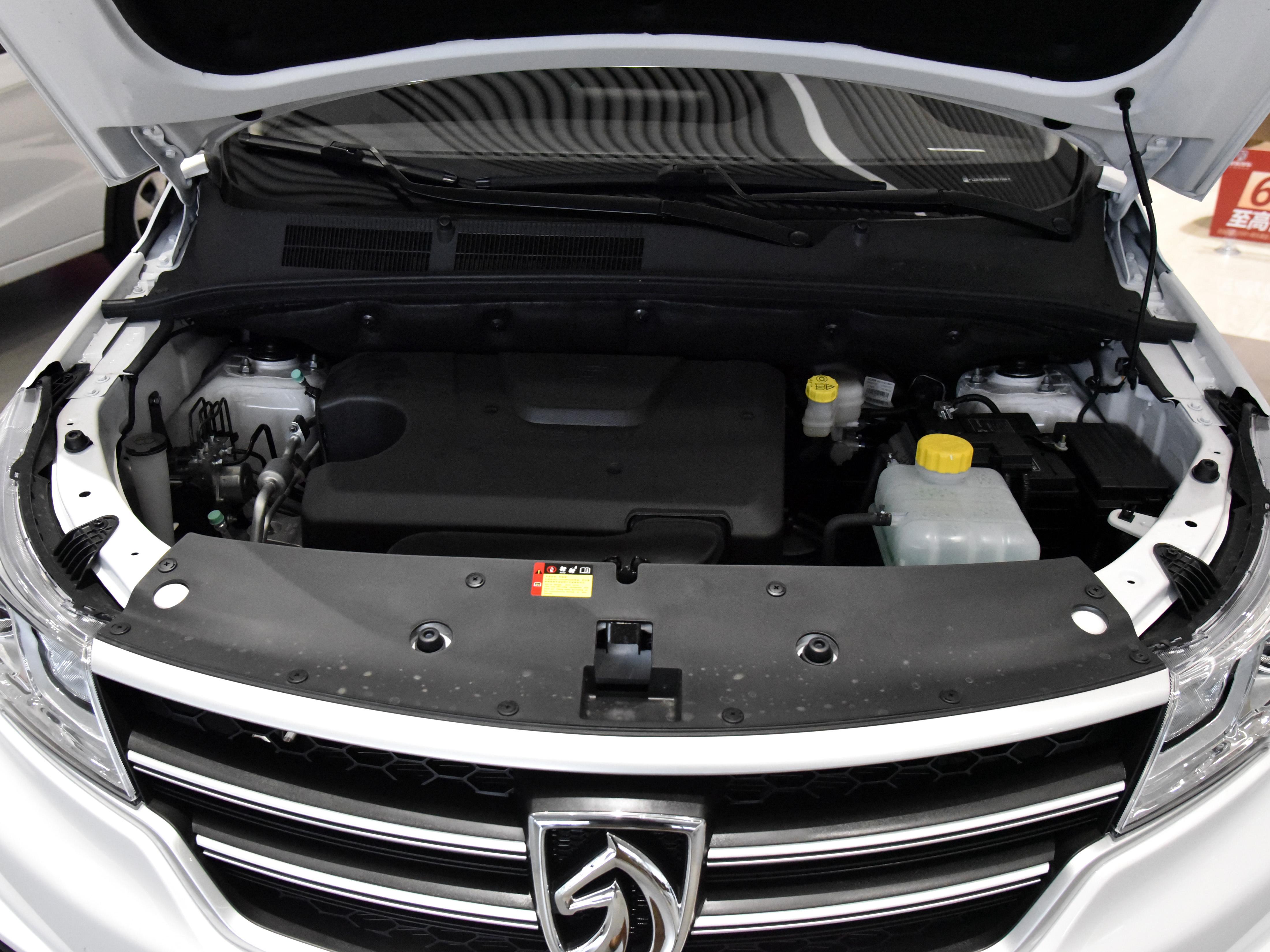 实惠7座,宝骏730油电混合七座