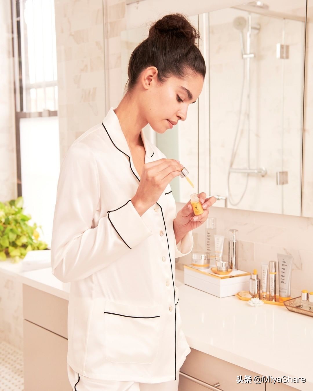 哪款乳液比希思黎更润,风靡全球的希思黎全能乳液来了