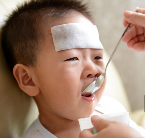 宝宝腹泻发烧要多久,宝宝发热腹泻去医院会怎么治疗