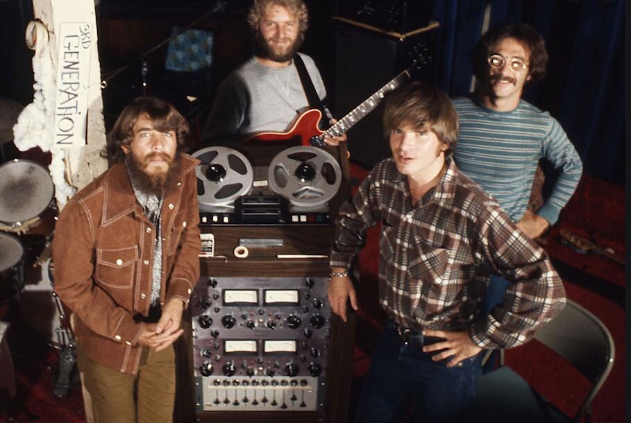 聊一下我喜欢的摇滚音乐以及适合听摇滚的耳机，*放播**器