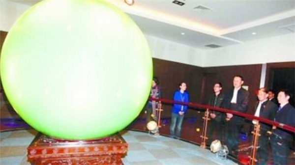 挖矿发现巨无霸夜明珠,废矿挖出夜明珠