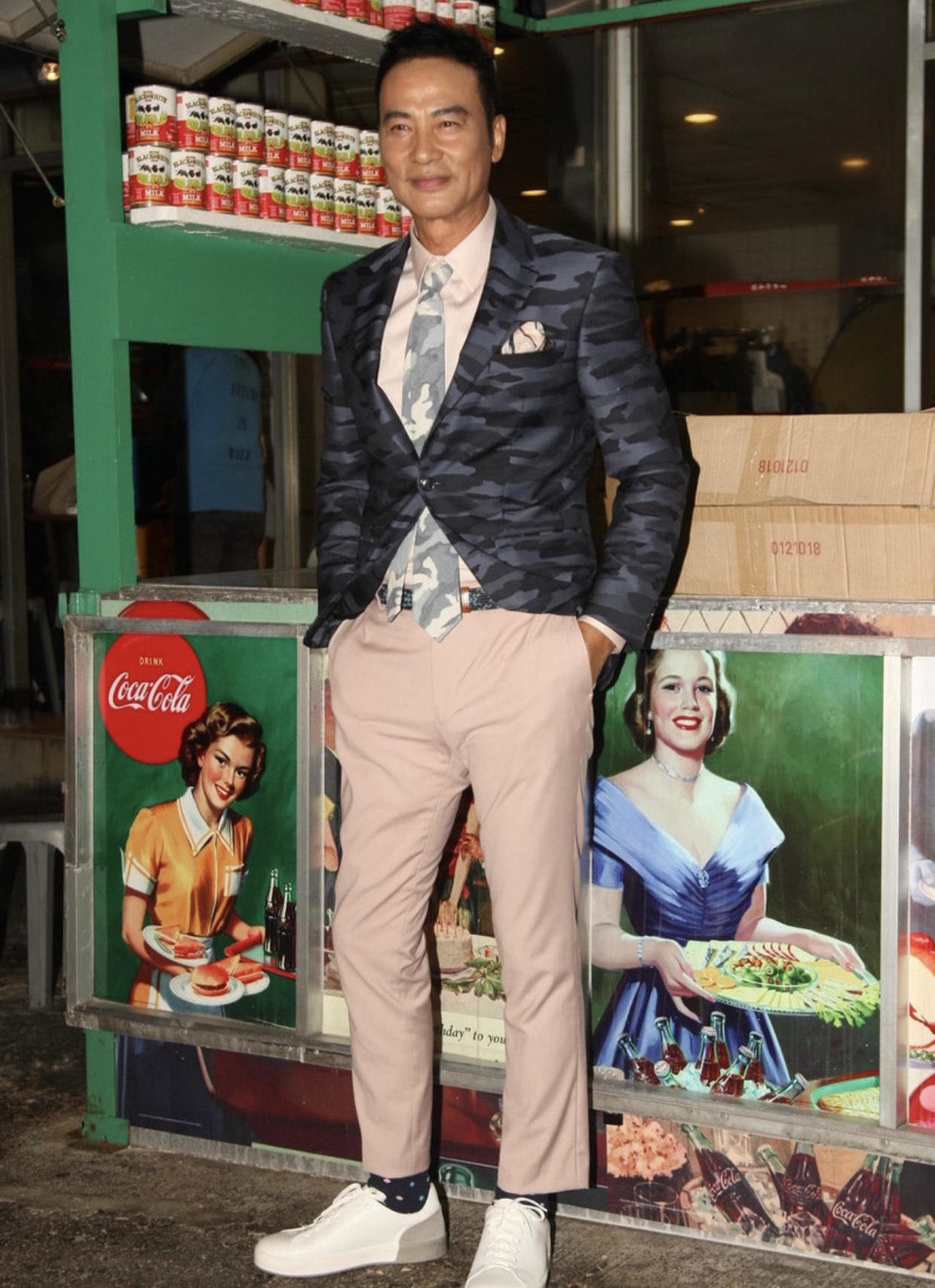 任达华穿粉紫红衣服西装,任达华穿什么颜色裤子好看