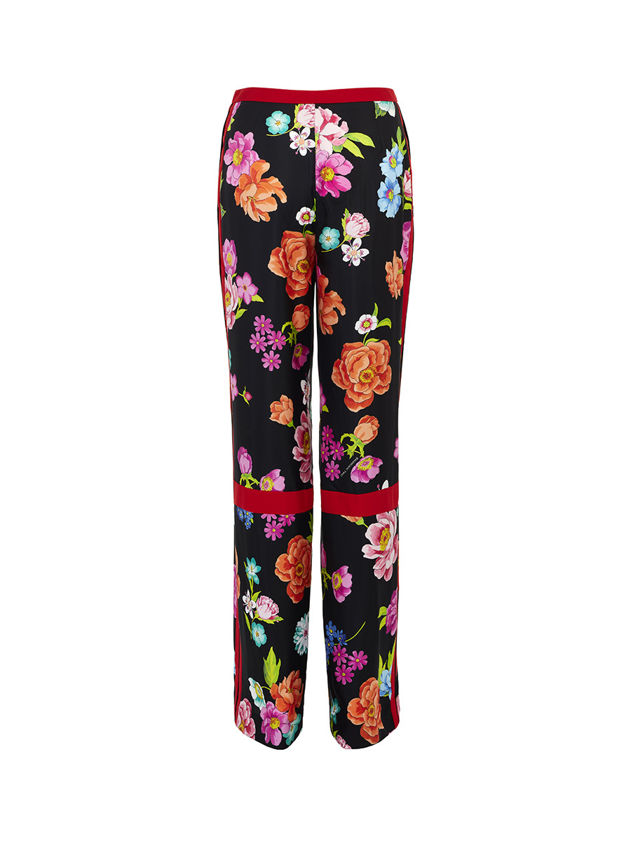 夏日异国风情打卡点,东荟城名店仓一折国际大牌抢先看