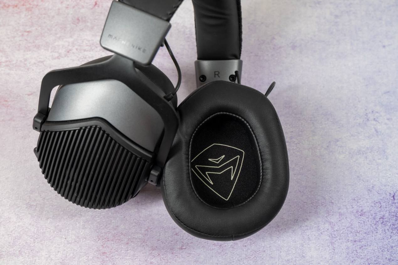 款款优秀，组合起来吃鸡更轻松，机械师游戏套装体验