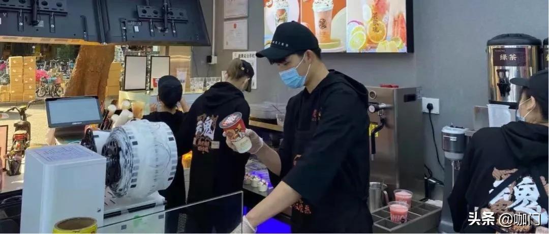 区域品牌保卫战：开在喜茶对面，还能单店月入50万+？