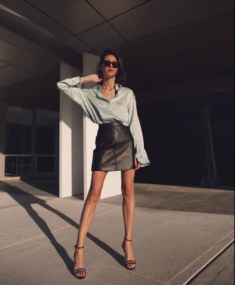 穿牛仔裤时腿太肥了怎么减,牛仔裤如何穿显腿细小女