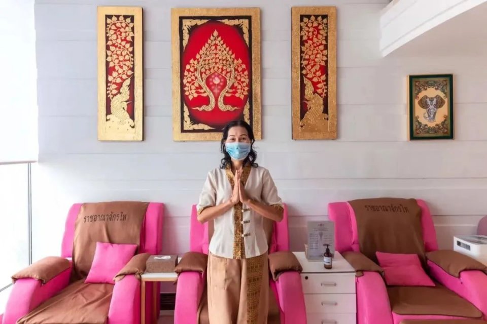 泰式按摩！精油推拿+古法按摩，成个人舒服晒