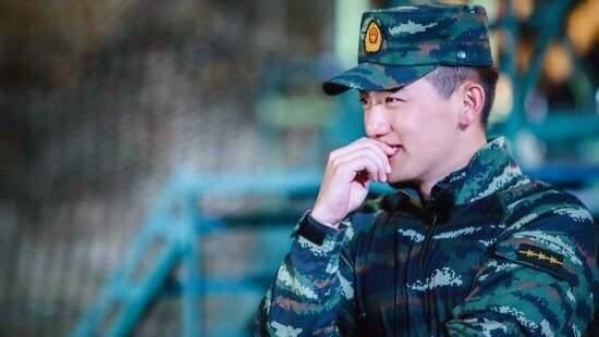 张馨予被粉丝指责完整视频,张馨予担任世界杯足球宝贝视频