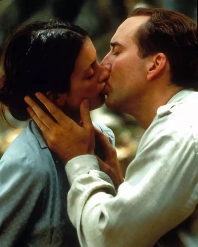 18岁就敢拍裸戏，“西班牙野玫瑰”在好莱坞开启了香艳魔咒