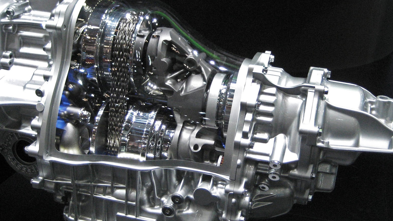 at变速箱和钢链cvt变速箱哪个好,atcvtdct变速箱有什么区别