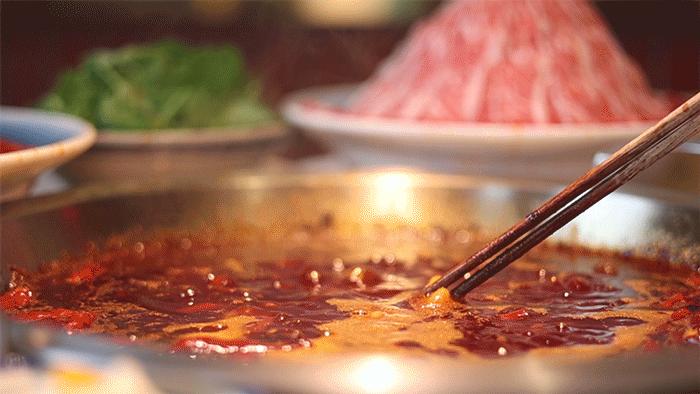 等位2000桌的“卤校长”杀进人广！女生来，免费吃