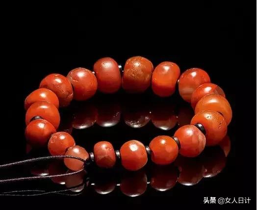 最适合穷人玩的5种手串,土豪看价值连城的东西