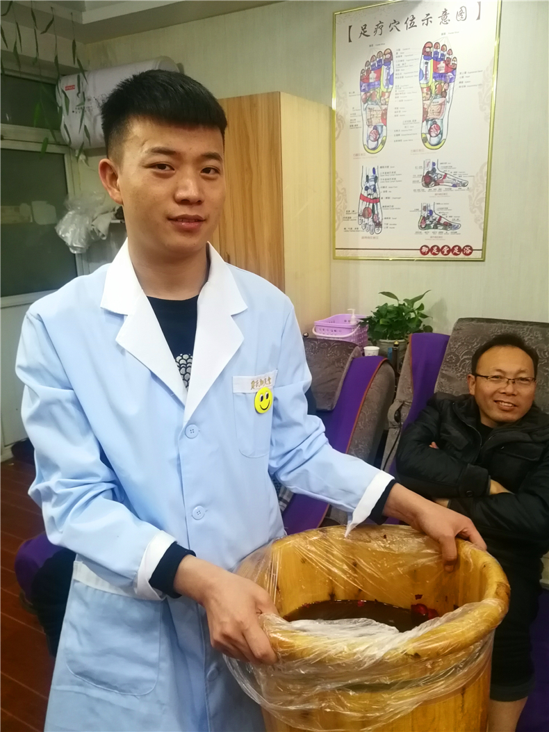 最美修脚师郭丽娟,河南孟津郭丽娟