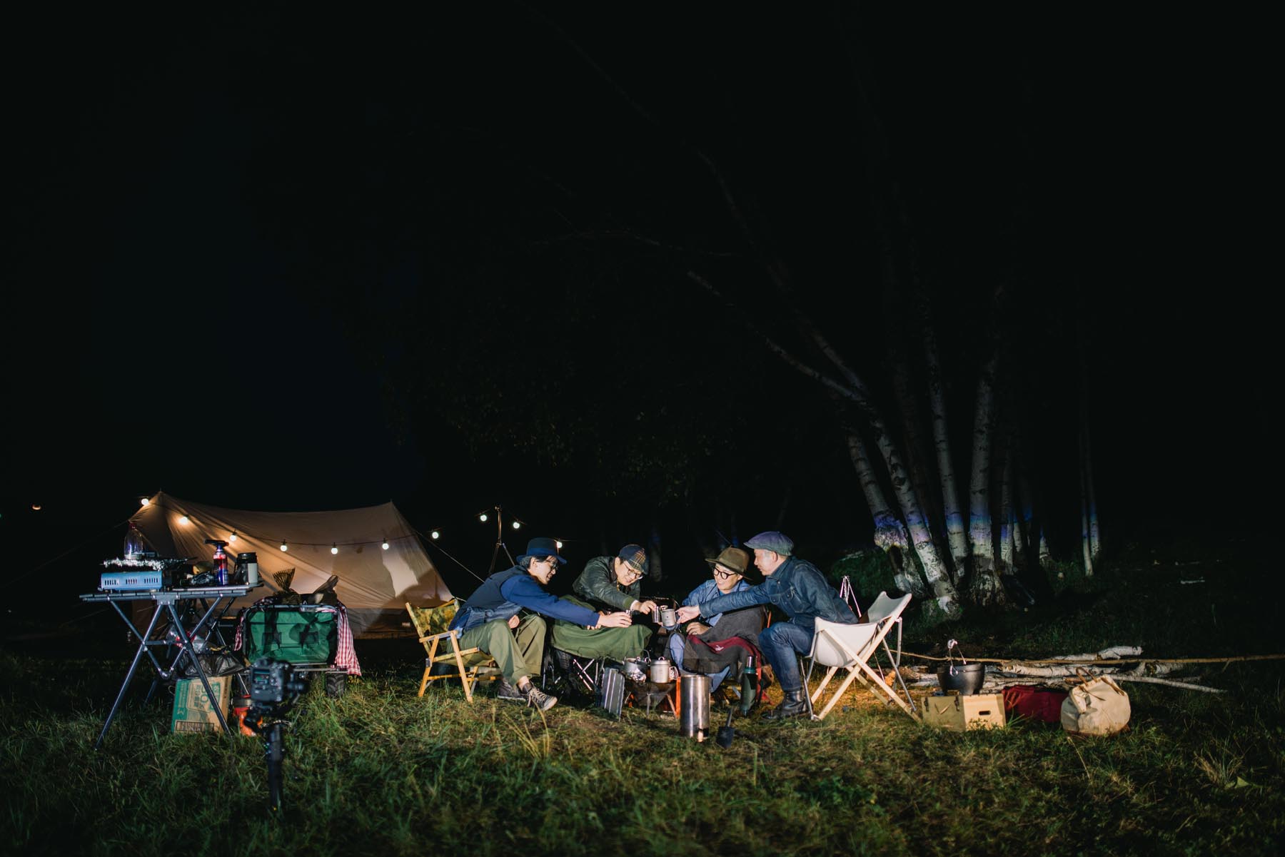 拥有这21件高颜值户外装备，让我们的草原野餐会像家里般优雅