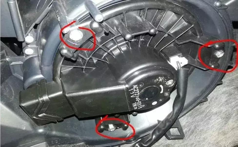 多效汽车空调滤清器怎么拆下来,环保汽车空调滤清器更换教程