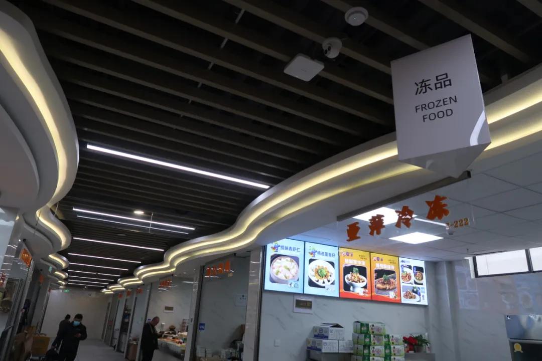 在这个足足2万平的奇妙海鲜“商场”，我找到了赚钱的动力