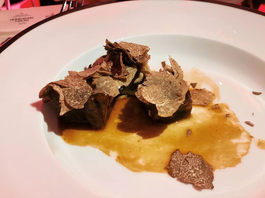 睡在获奖无数的这家酒店，一晚吃掉14颗星米其林，这样的旅行爱了